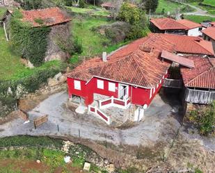 Vista exterior de Casa o xalet en venda en Salas amb Terrassa i Piscina