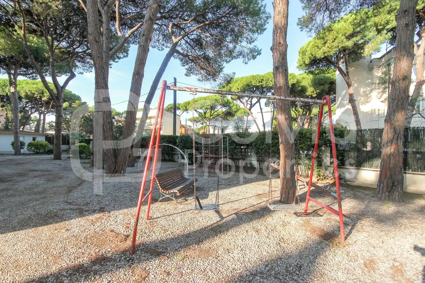 Jardí de Pis en venda en Castelldefels amb Traster, Alarma i Piscina comunitària