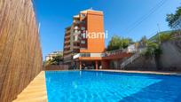 Swimming pool of Attic for sale in Serra  with Air Conditioner, Heating and Terrace