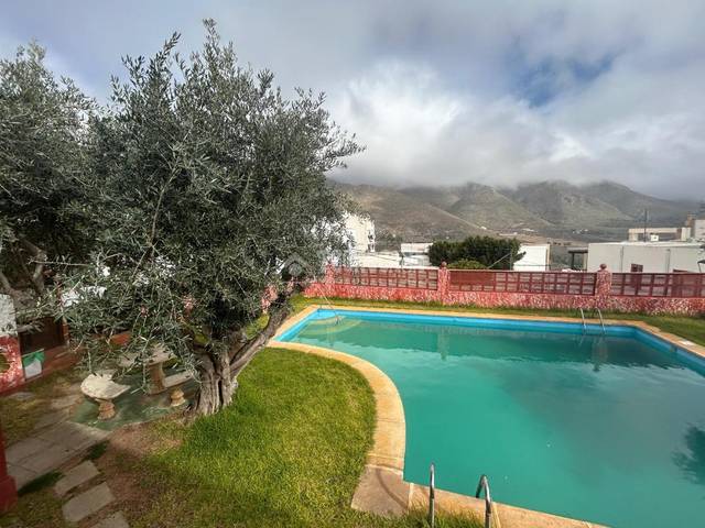 Casa-chalet en Venta en Enix