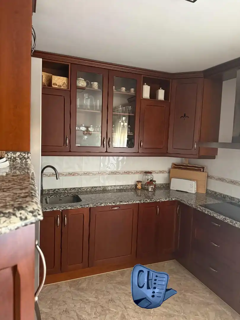 Casa aparellada amb terrassa en venda a Mocejón