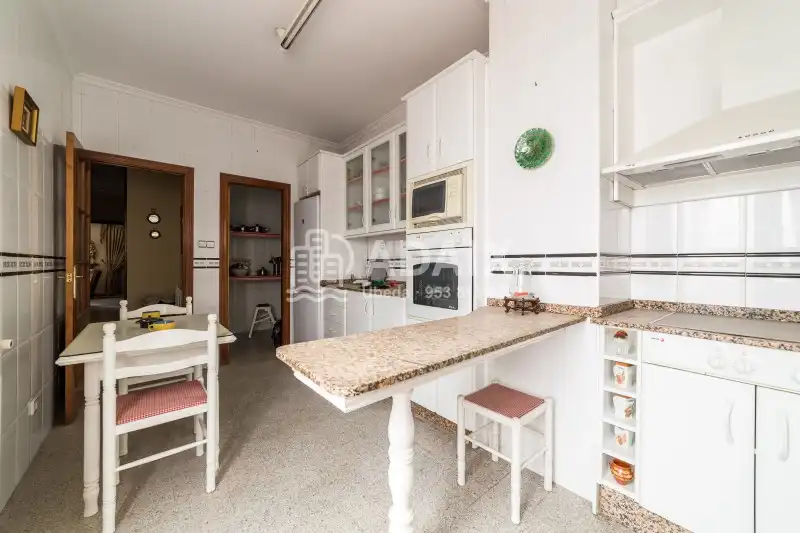 Cuina de Casa o xalet en venda en Úbeda amb Aire condicionat, Traster i Balcó