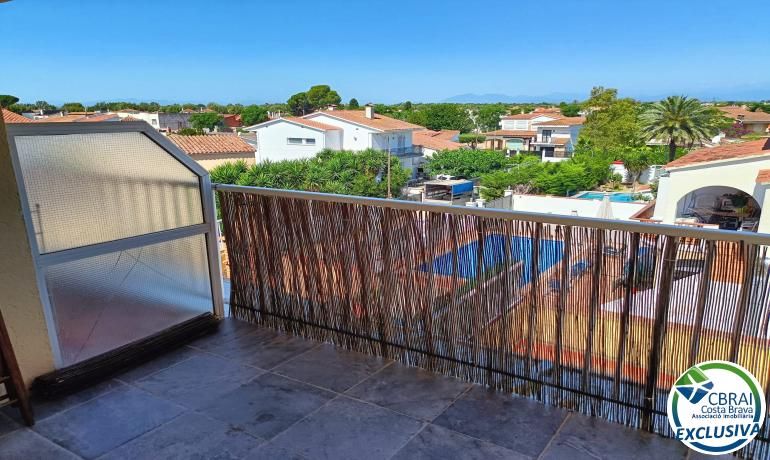 Terrassa de Estudi en venda en Empuriabrava amb Calefacció i Moblat