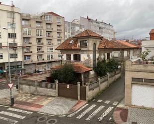 Vista exterior de Casa o xalet en venda en Vigo  amb Calefacció, Jardí privat i Terrassa