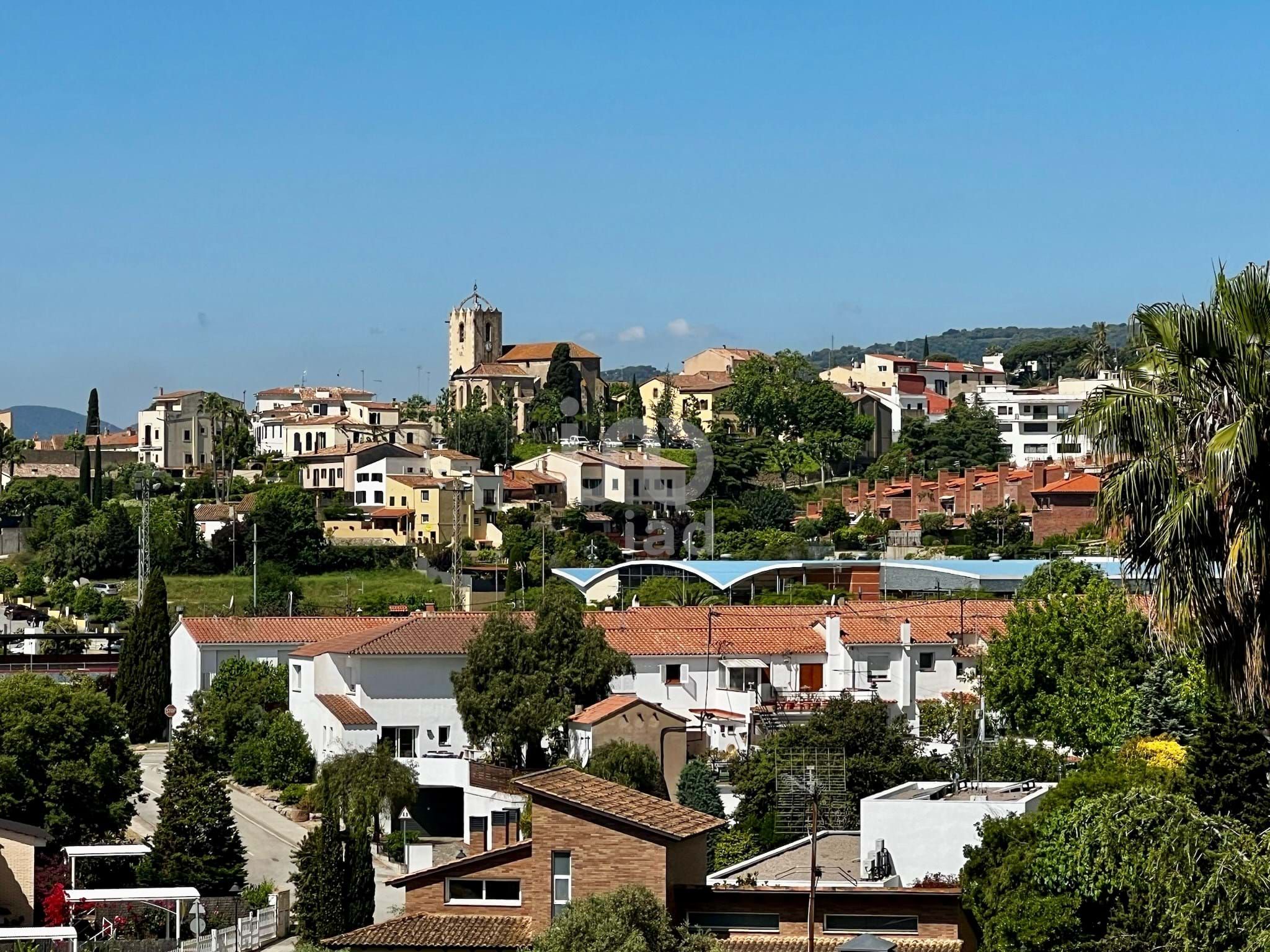 Exterior view of Single-family semi-detached for sale in Sant Vicenç de Montalt  with Air Conditioner, Heating and Terrace