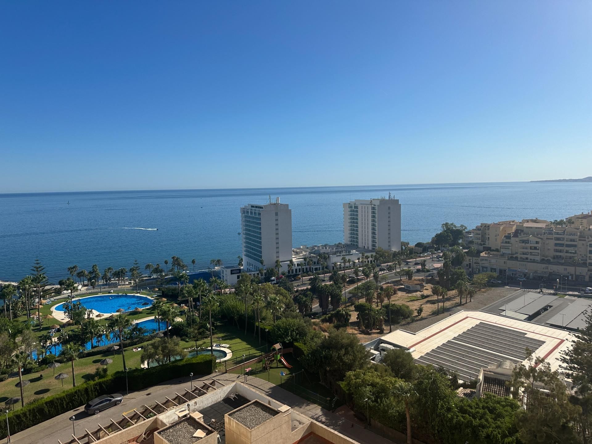Vista exterior de Apartament de lloguer en Benalmádena amb Jardí privat, Terrassa i Piscina comunitària