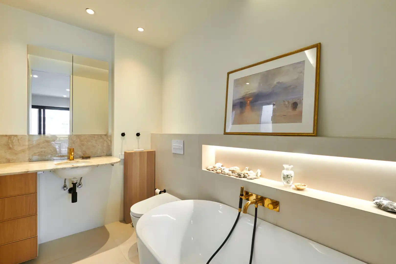 Badezimmer von Wohnung zum Verkauf in Barcelona mit Klimaanlage, Heizung und Parkett