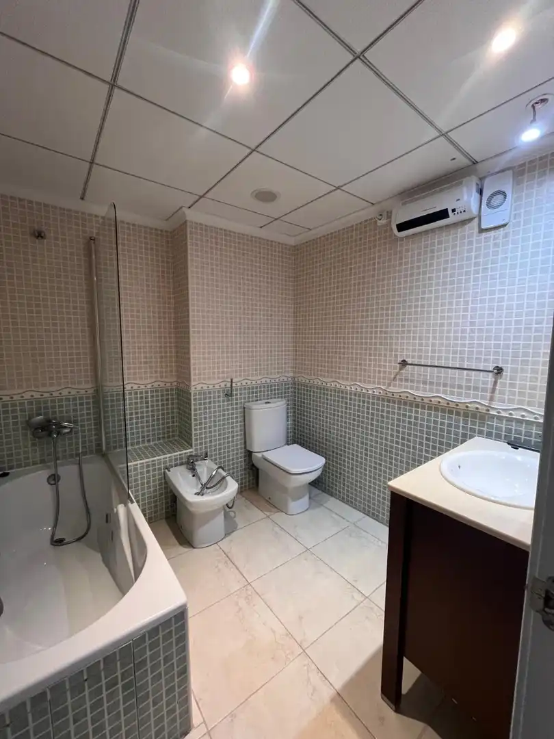 Baño de Piso en venta en Águilas con Aire acondicionado, Parquet y Terraza