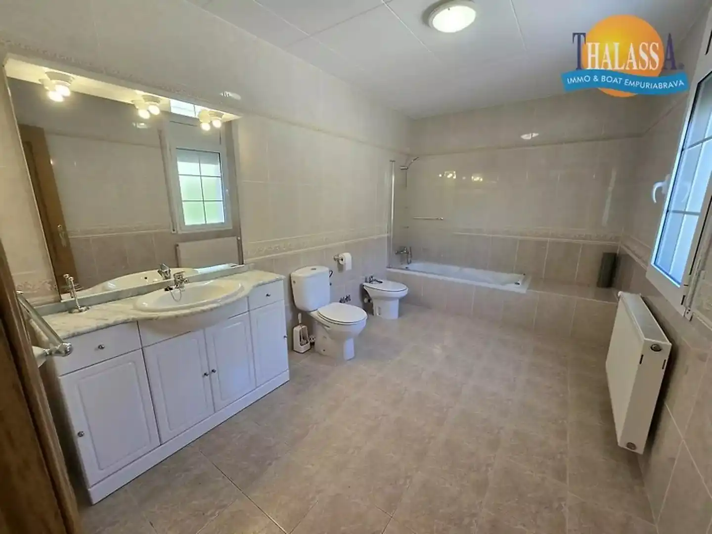 Baño de Casa o chalet en venta en Pau con Aire acondicionado, Calefacción y Jardín privado