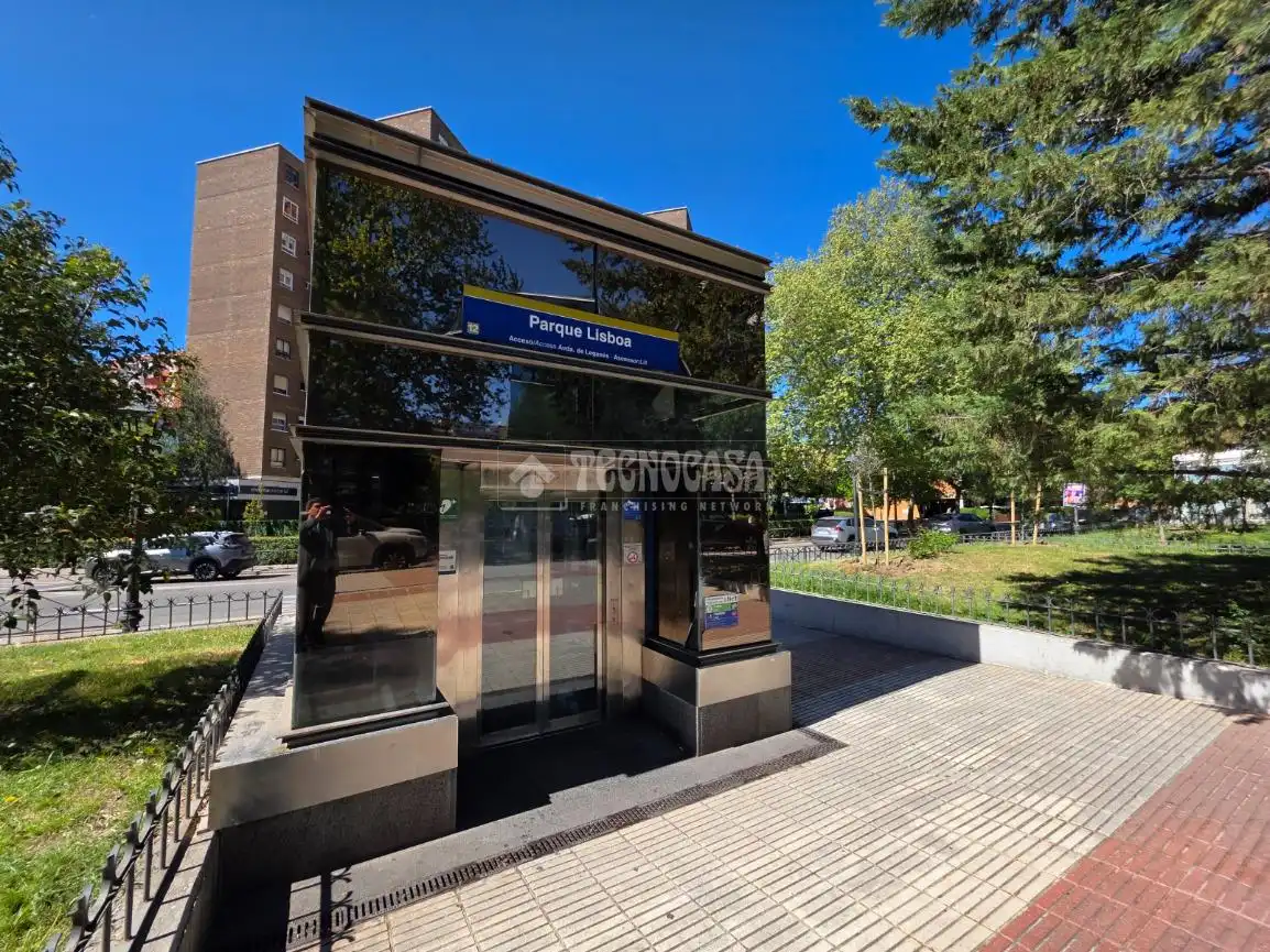 Vista exterior de Piso en venta en Alcorcón con Calefacción, Parquet y Terraza