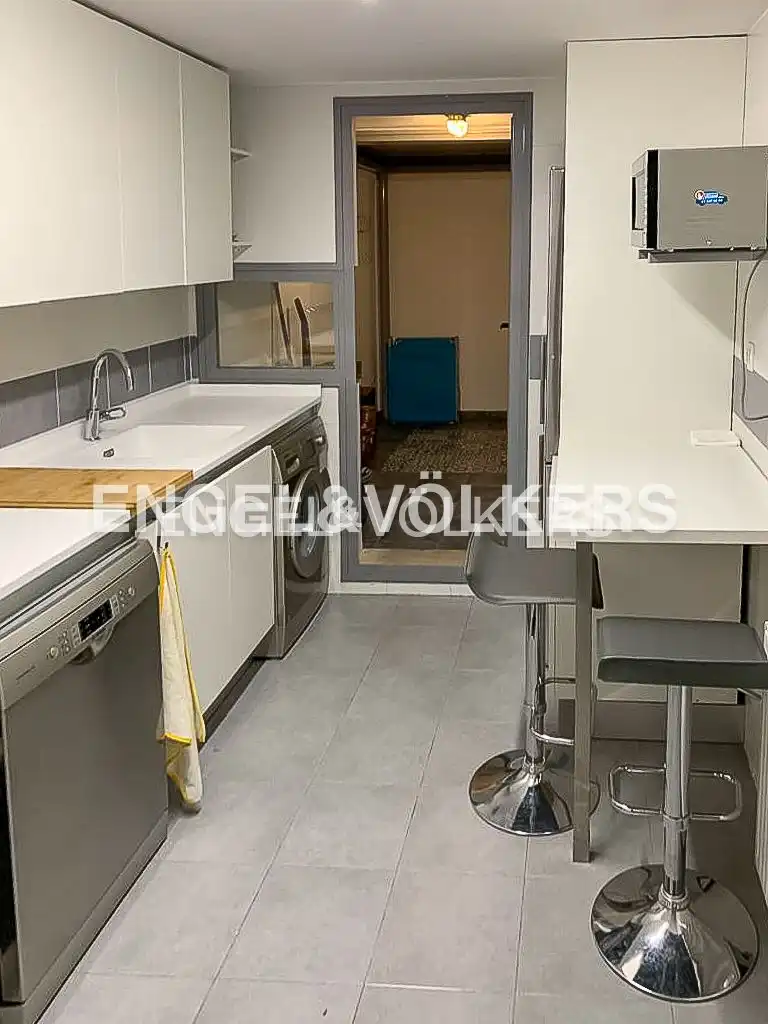 Cuina de Pis de lloguer en Madrid amb Aire condicionat, Calefacció i Terrassa