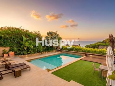 Villa mit Pool zur Miete in Carrer Camí Vell de Caldes