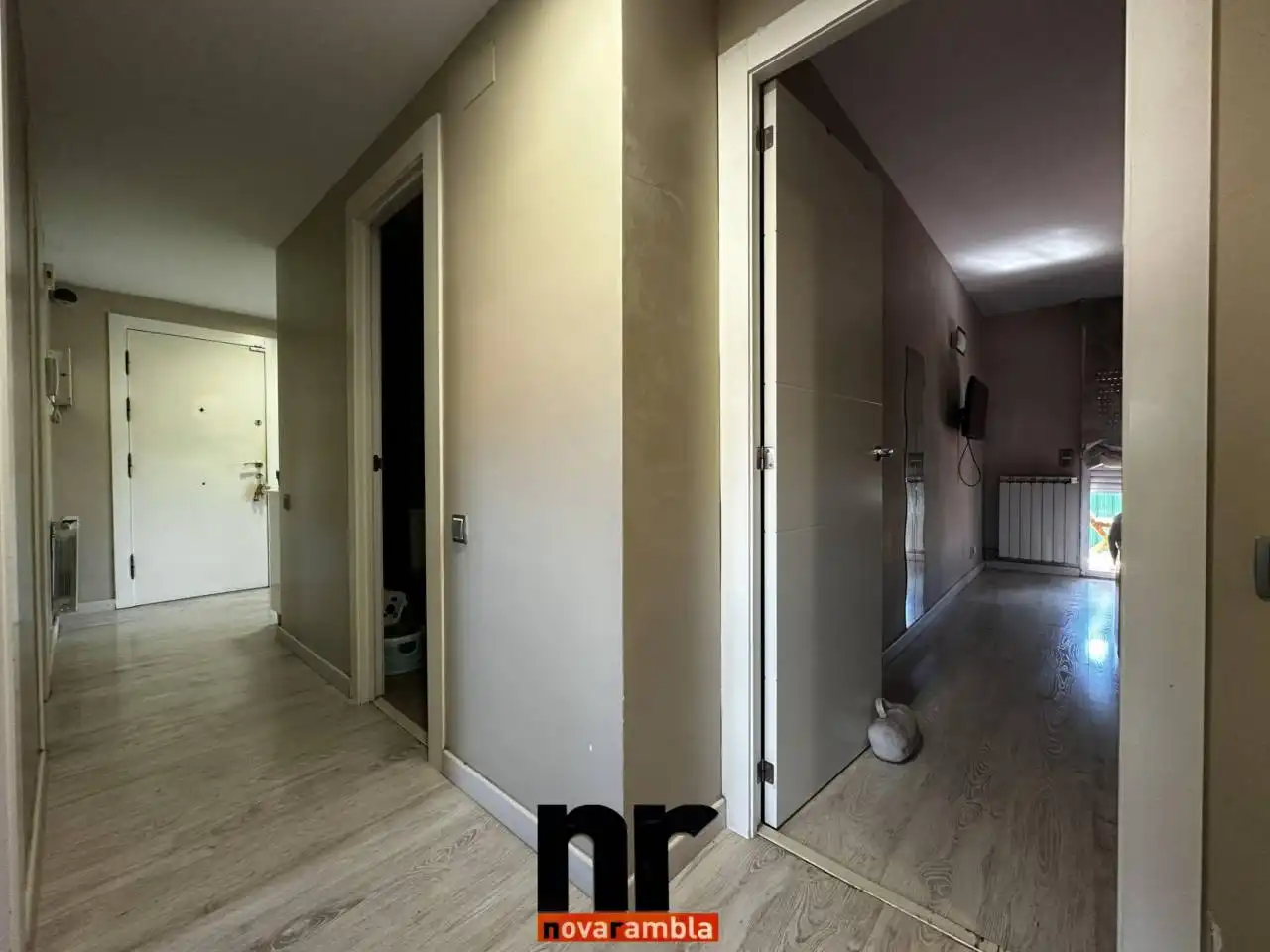 Wohnung zur Miete in Rambla Pinetons, Can Clos - Pinetons