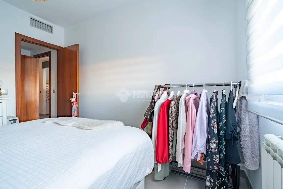 Bedroom of Flat for sale in Granada  with Air Conditioner, Heating and Terrace