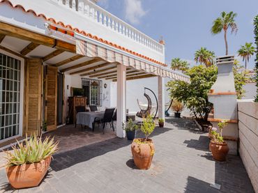 Casa con balcone in vendita a Avenida Austria