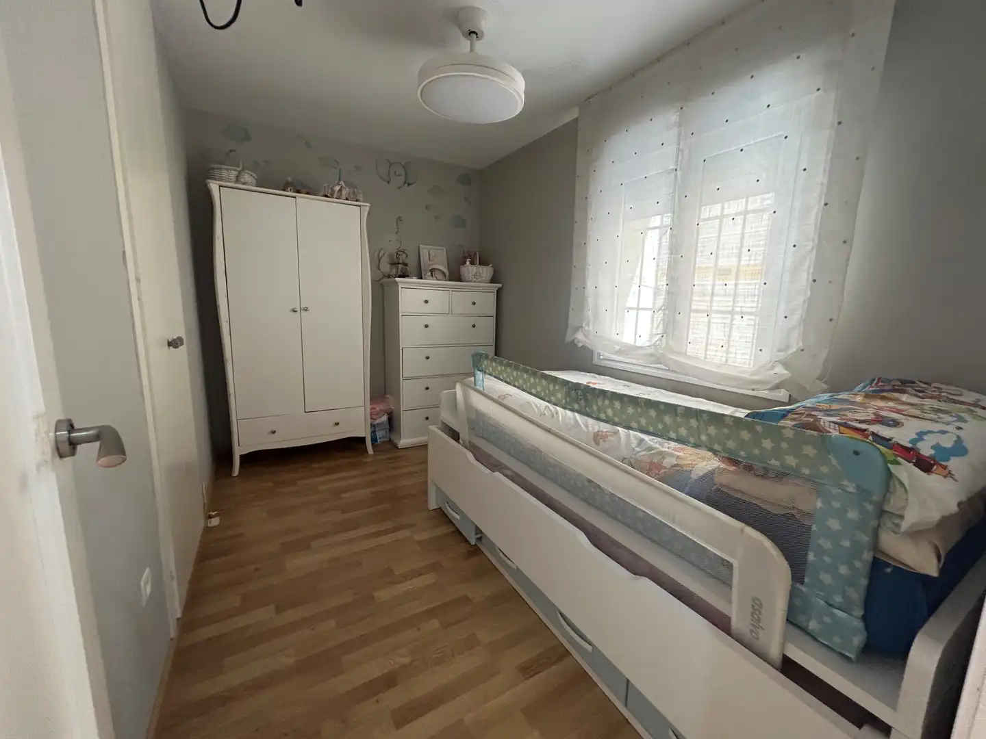 Habitación de Dúplex en venta en Almería con Aire acondicionado, Terraza y Piscina comunitaria