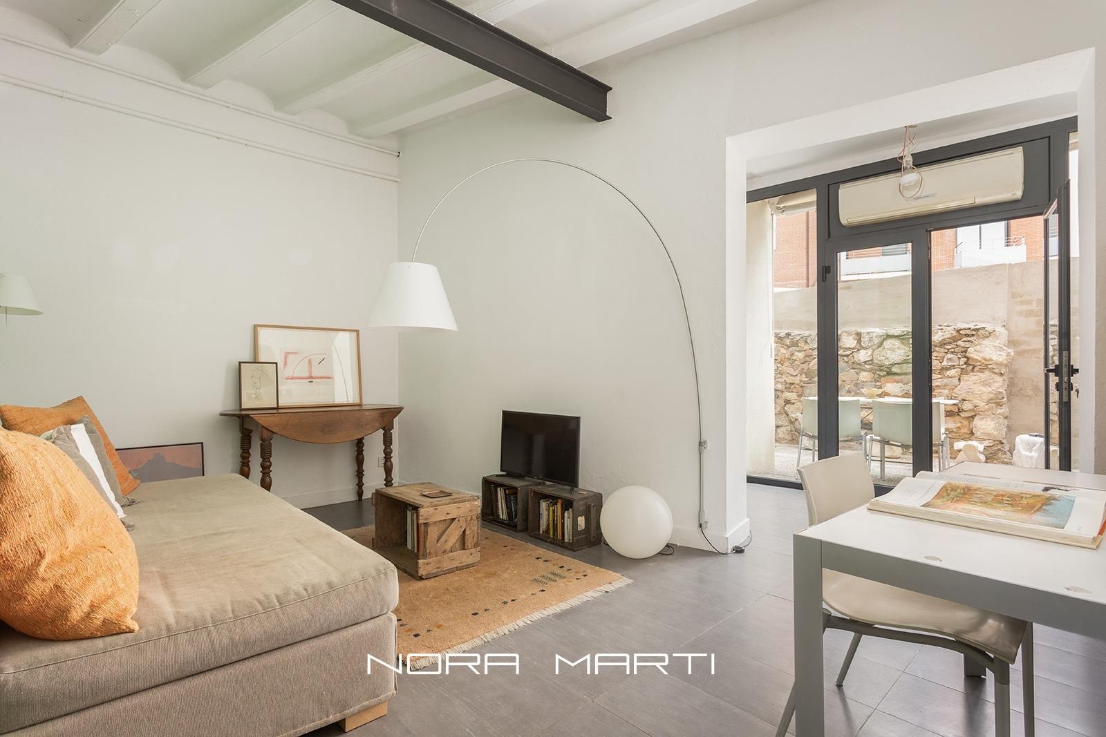 Living room of Flat to rent in  Barcelona Capital  with Air Conditioner, Heating and Parquet flooring
