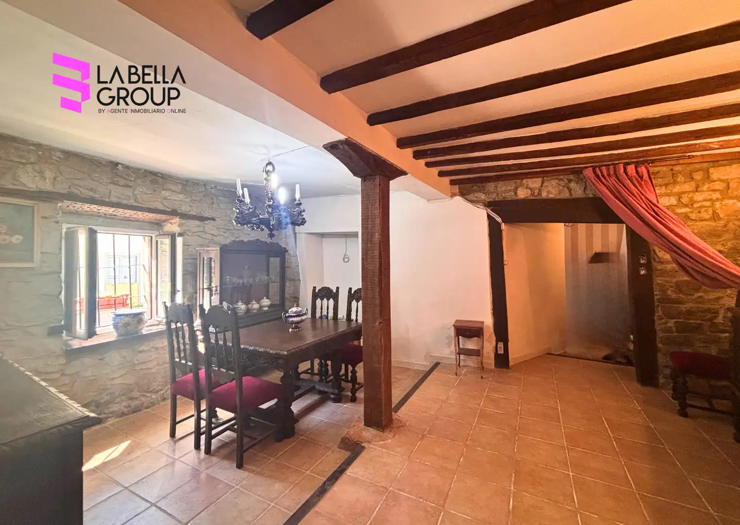 Menjador de Finca rústica en venda en Pesaguero amb Calefacció, Jardí privat i Parquet
