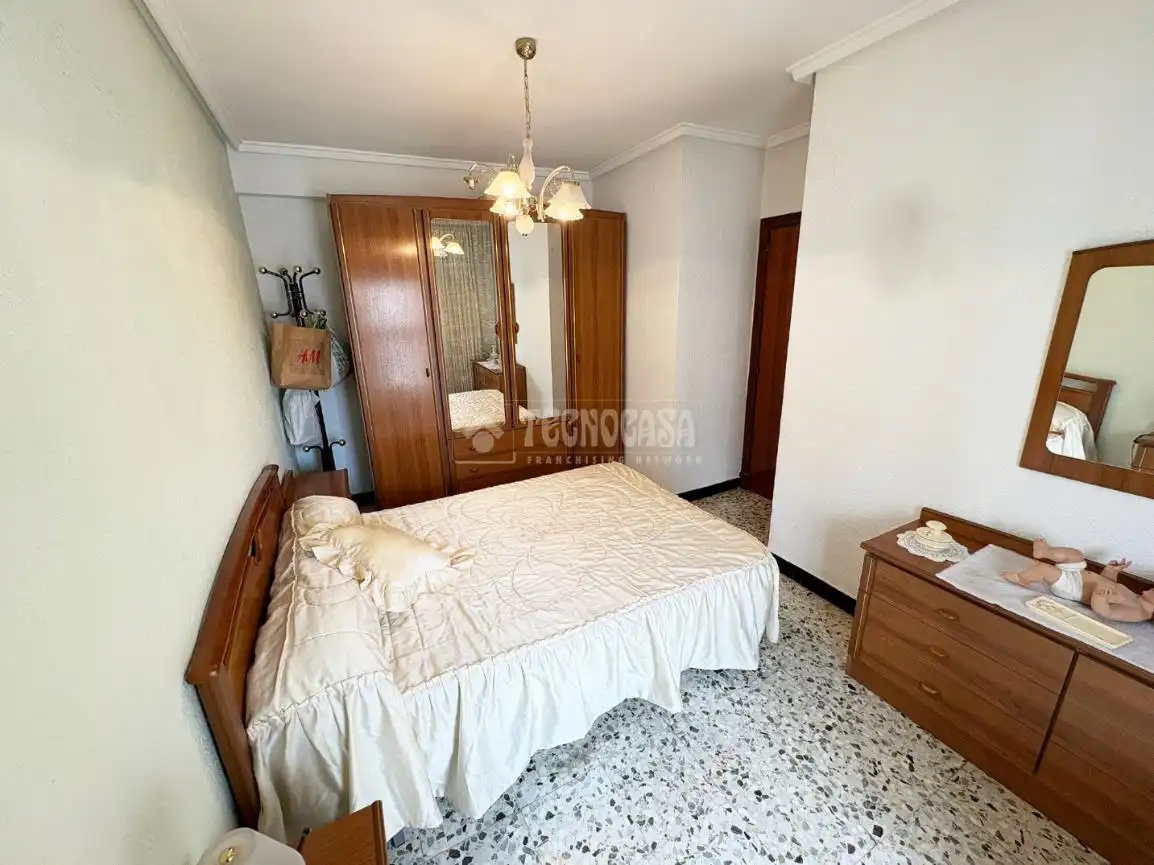 Habitación de Piso en venta en Zaragoza con Calefacción y Terraza