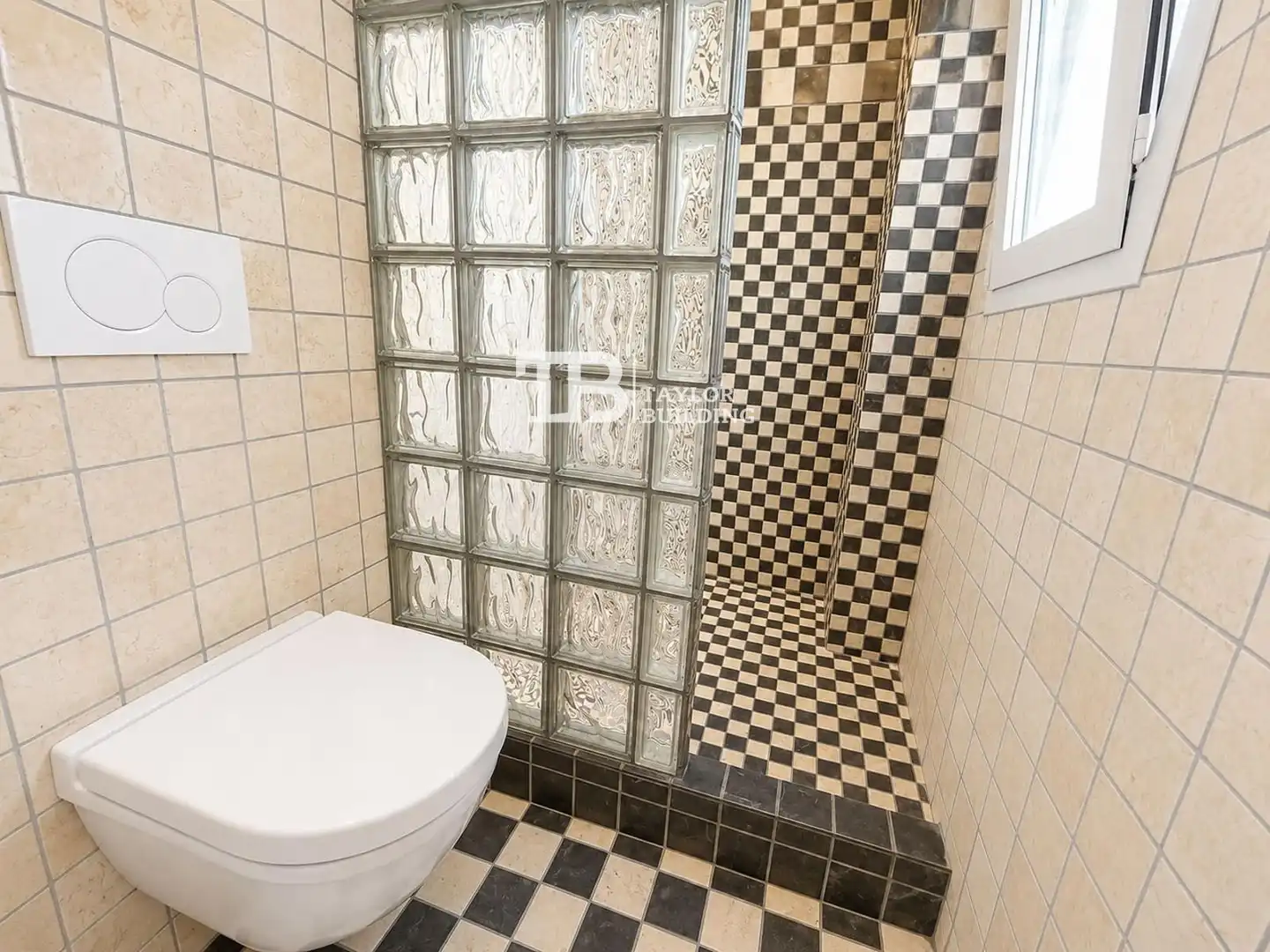 Baño de Piso en venta en  Palma de Mallorca con Aire acondicionado, Calefacción y Terraza