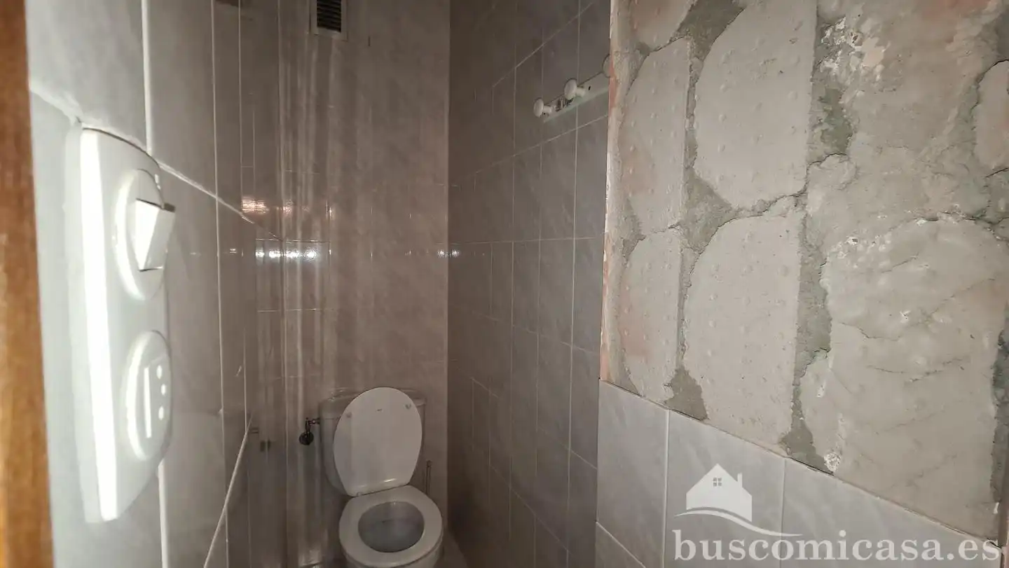 Badezimmer von Wohnung zum Verkauf in Jódar mit Balkon