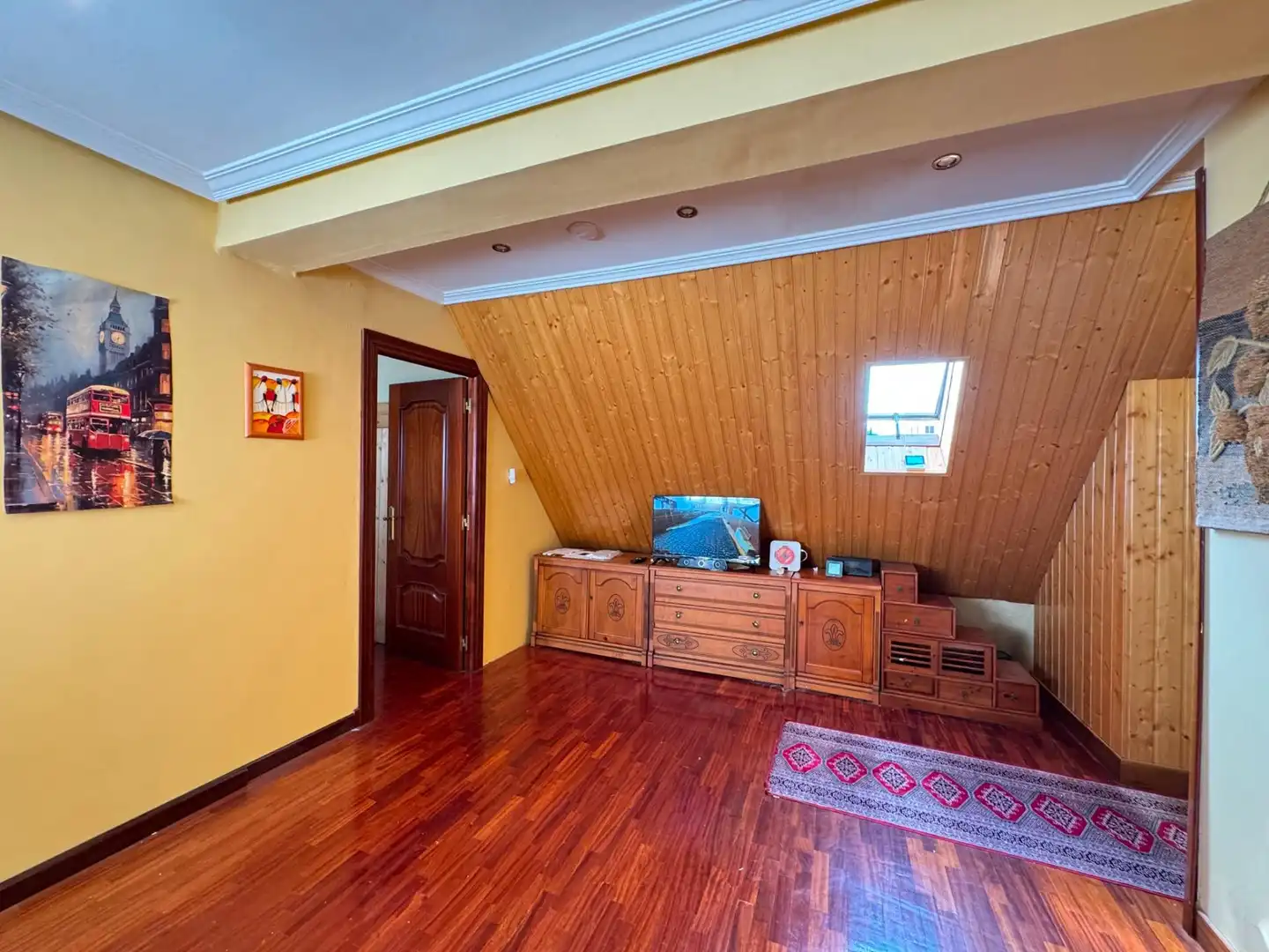 Piso en venta en Oviedo  con Calefacción, Parquet y Amueblado