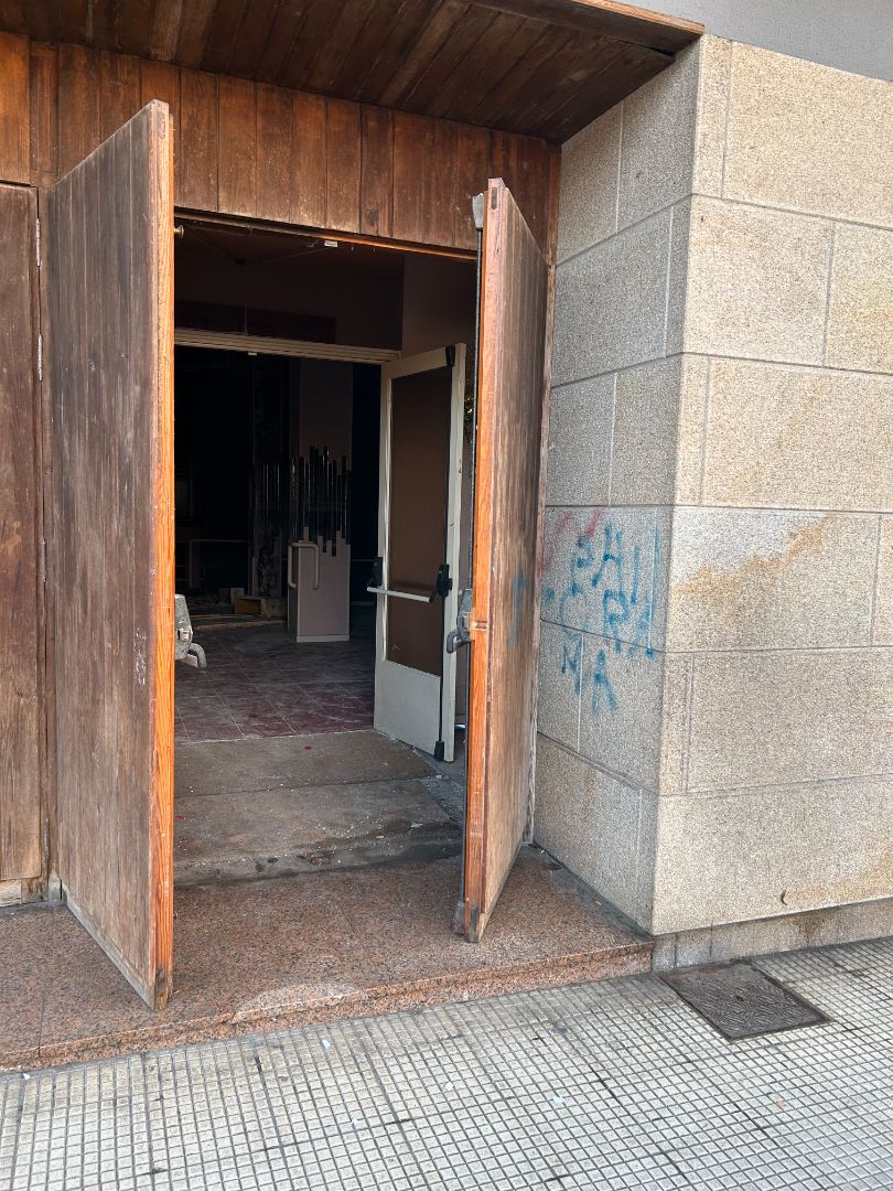 Edifici en venda a Avenida Rosalía de Castro, Ribadumia