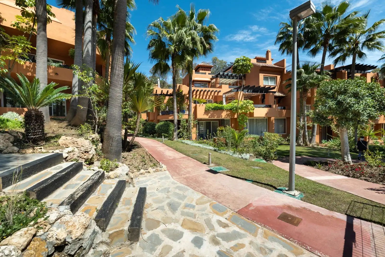 Exterior view of Attic for sale in Marbella  with Terrace, Storage room and Furnished