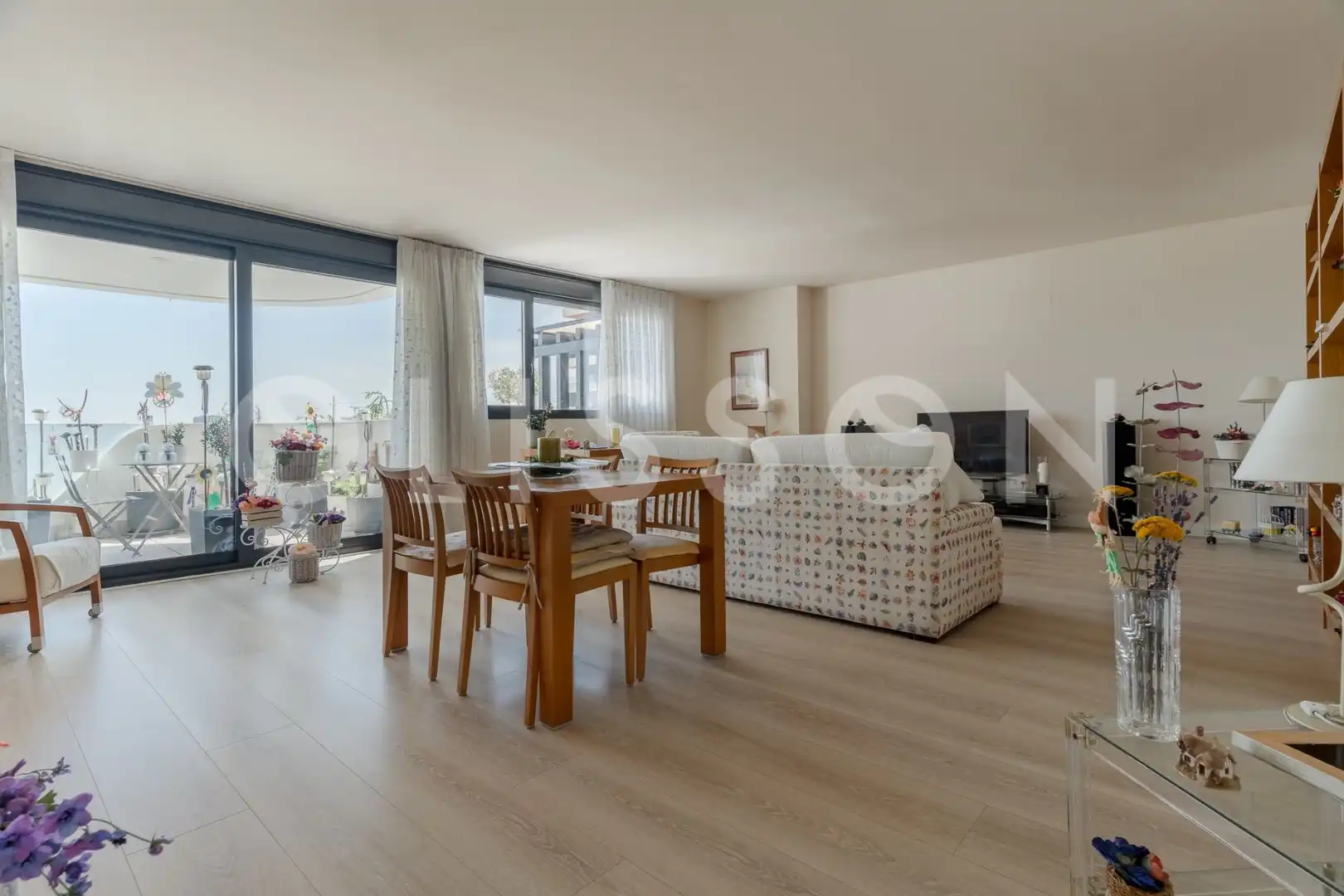 Living room of Flat for sale in Madrid  with Air Conditioner, Heating and Terrace