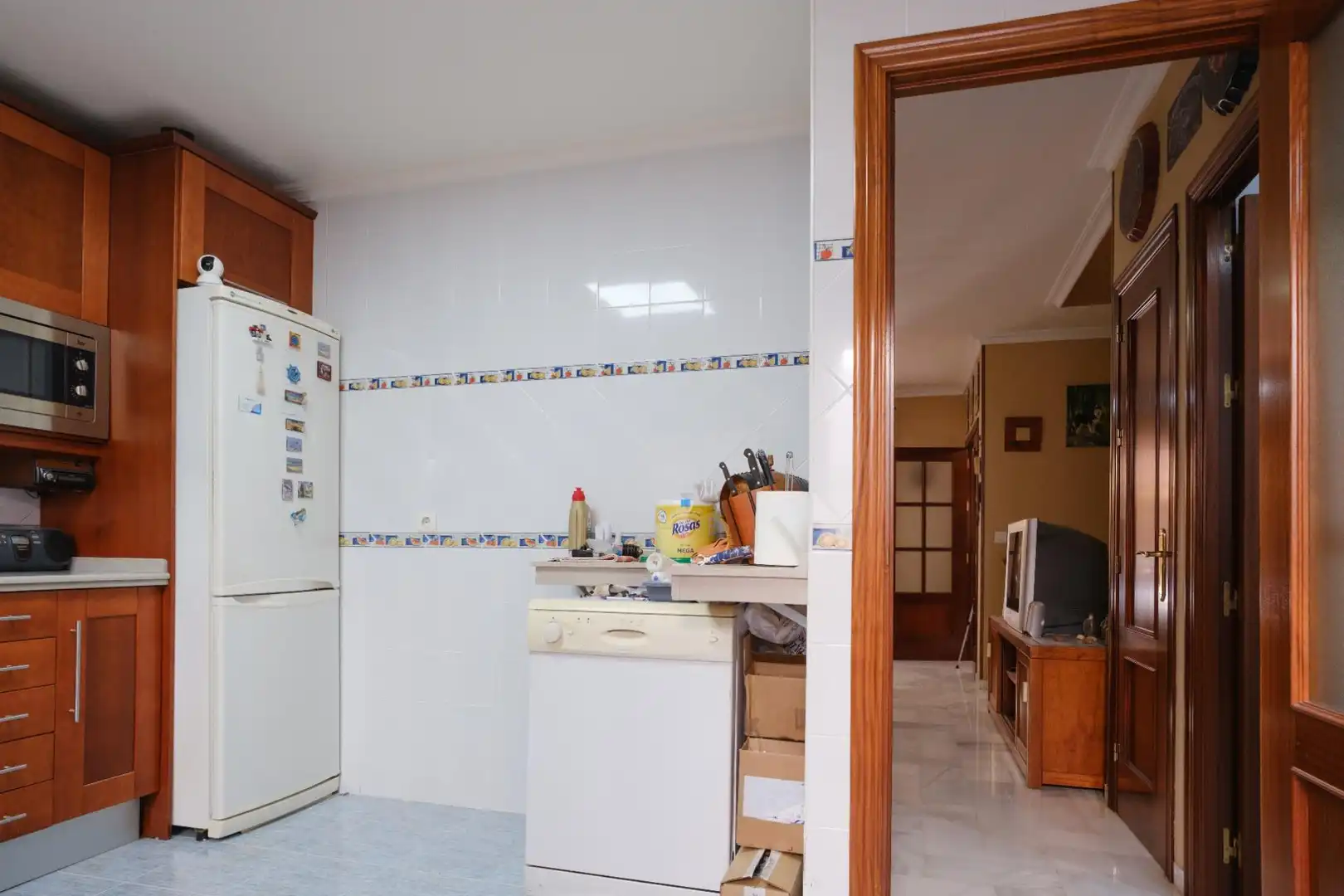 Küche von Einfamilien-Reihenhaus zum Verkauf in La Algaba mit Klimaanlage, Heizung und Terrasse