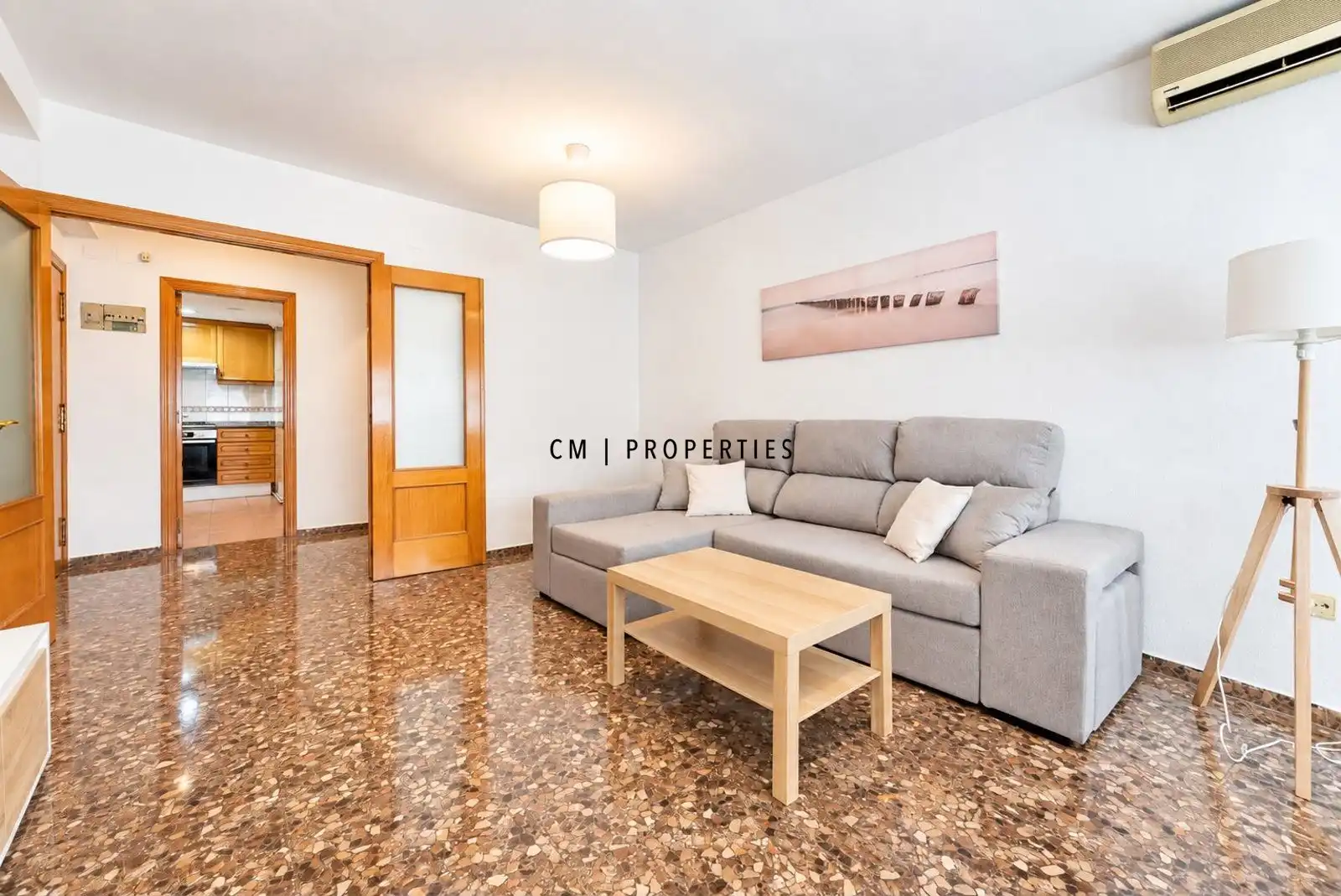 Sala d'estar de Pis de lloguer en Valencia amb Aire condicionat, Calefacció i Terrassa