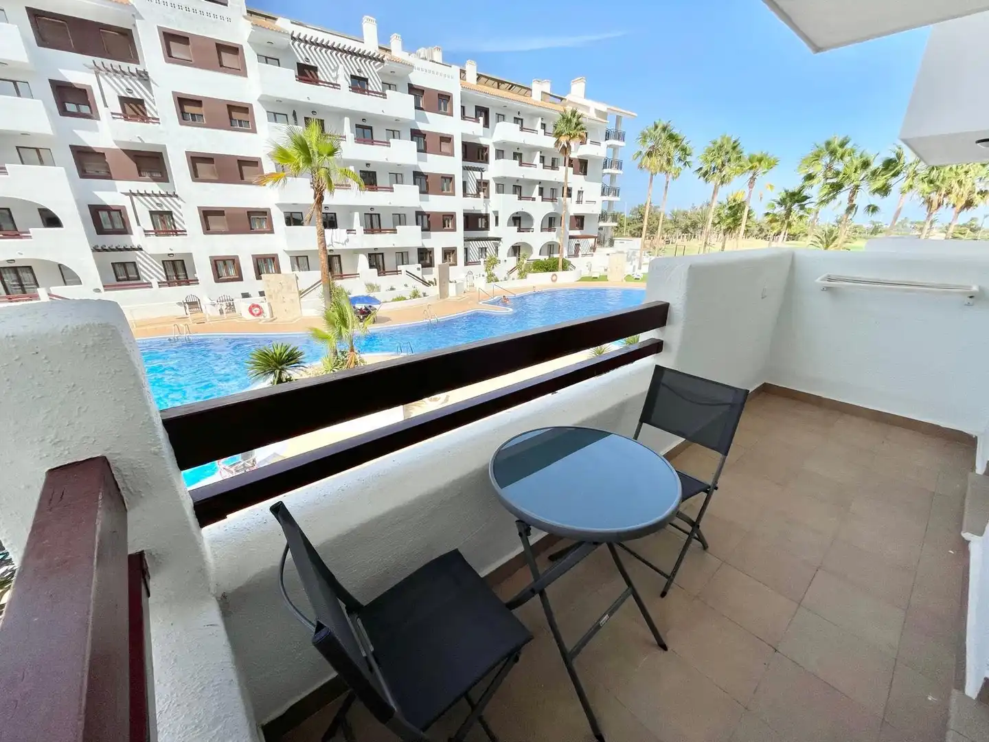 Terrassa de Apartament de lloguer en Los Alcázares amb Aire condicionat, Piscina i Moblat