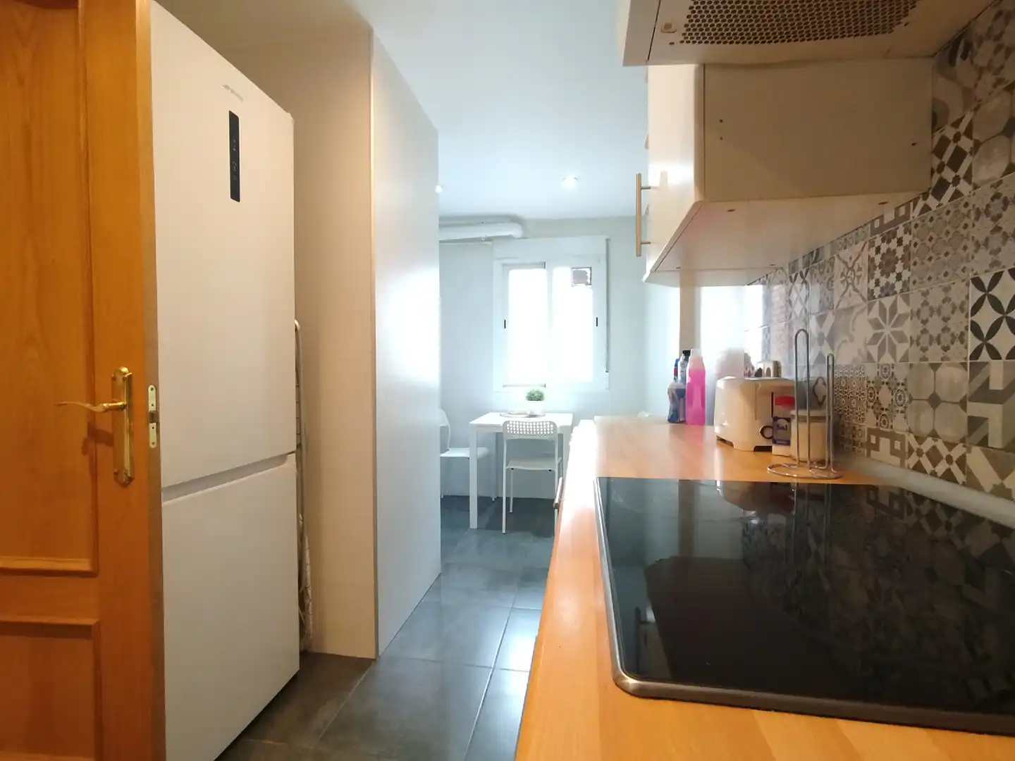 Kitchen of Flat for share in Madrid  with Heating, Furnished and Oven