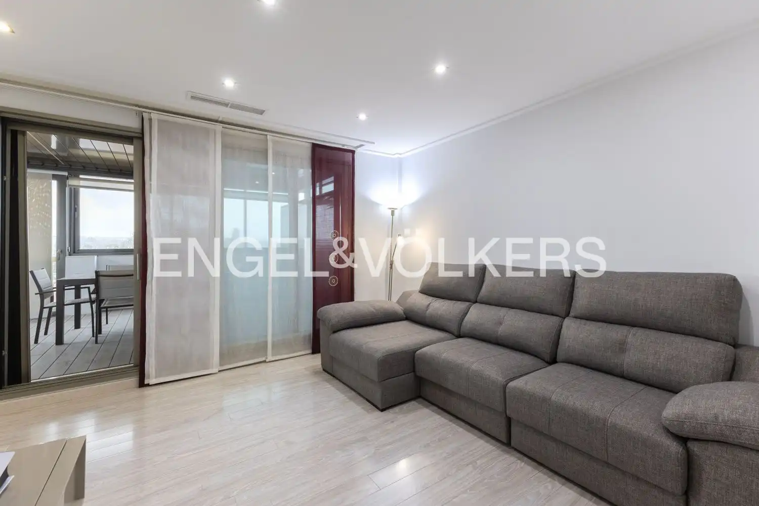 Sala de estar de Piso en venta en Rafelbuñol / Rafelbunyol con Aire acondicionado, Calefacción y Parquet
