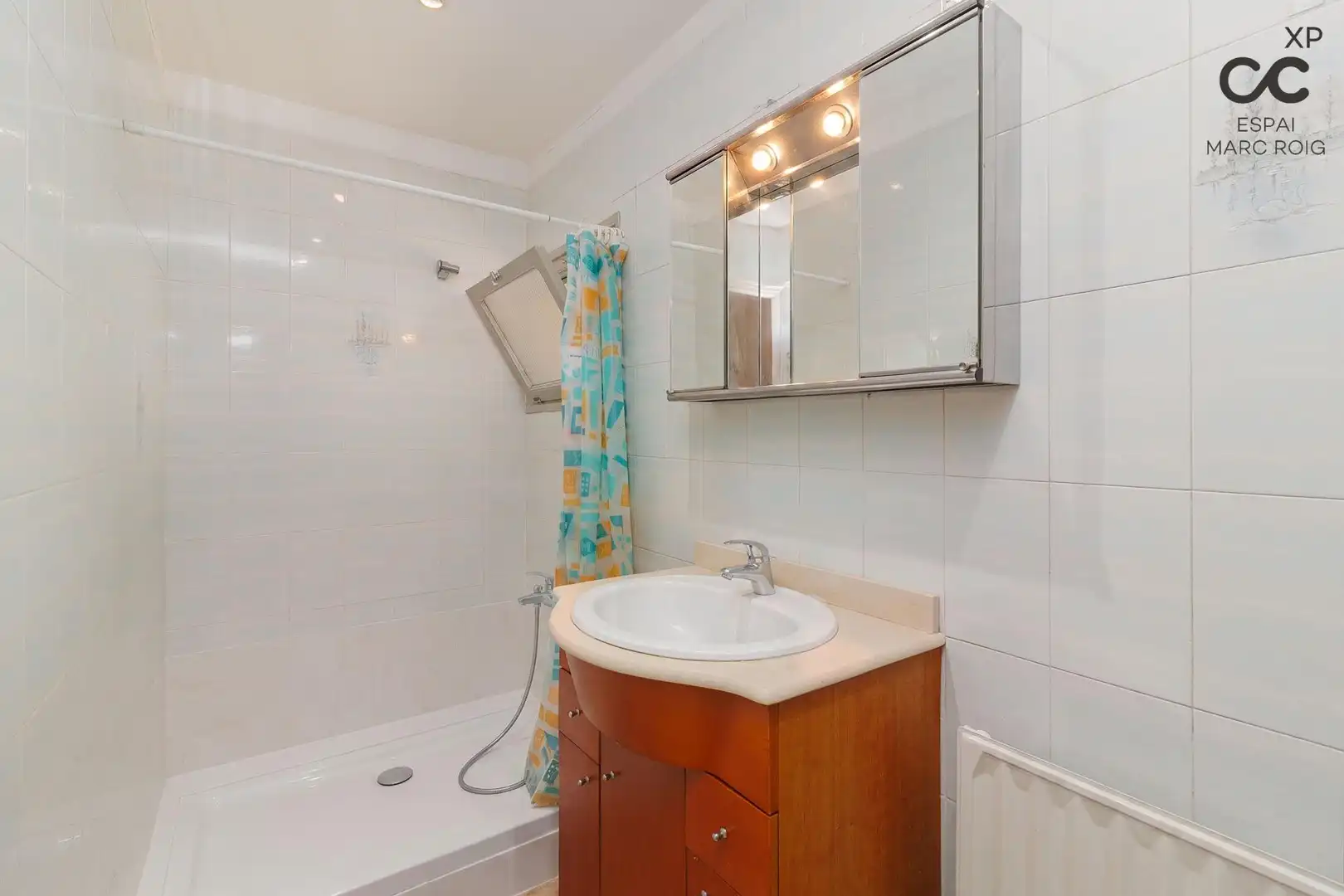 Baño de Finca rústica en venta en Navata con Calefacción, Terraza y Trastero