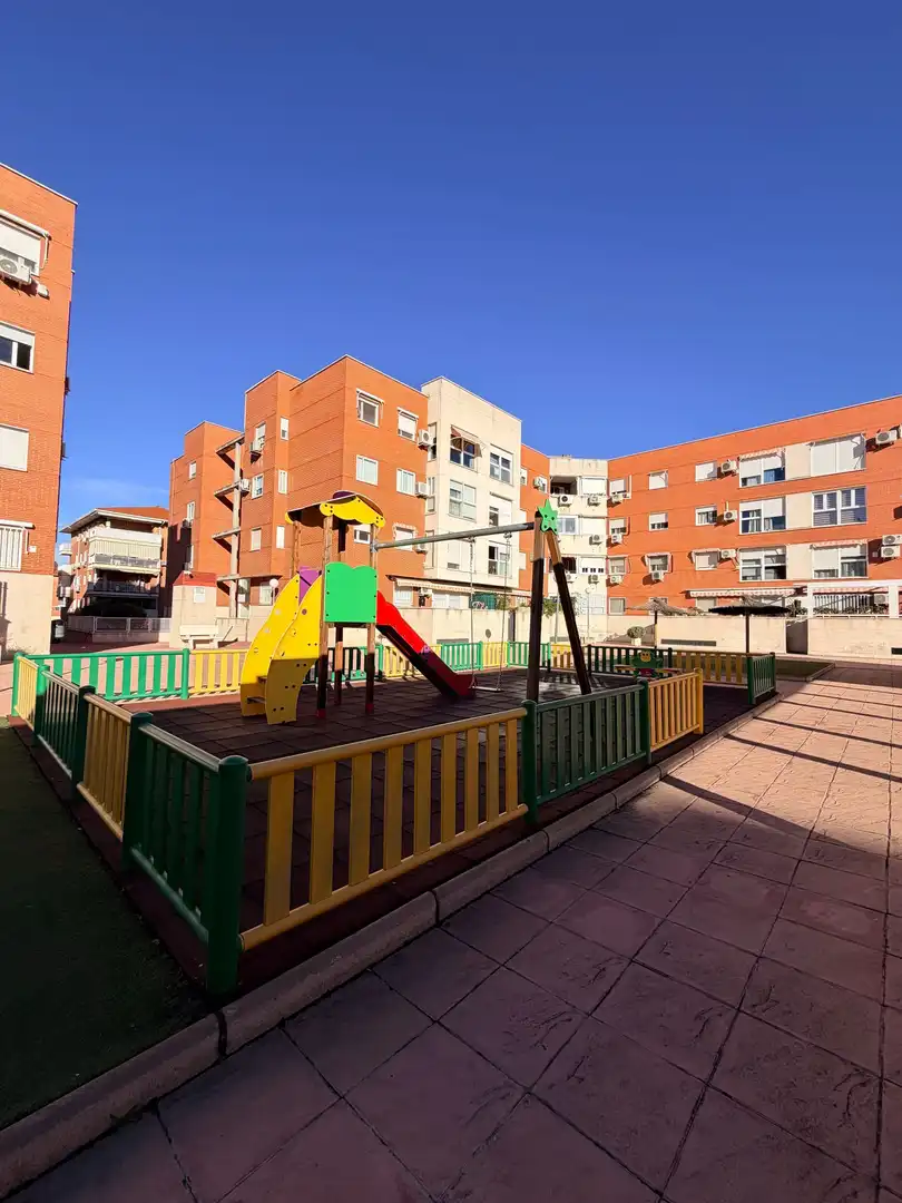 Vista exterior de Piso en venta en Restón I - Restón II