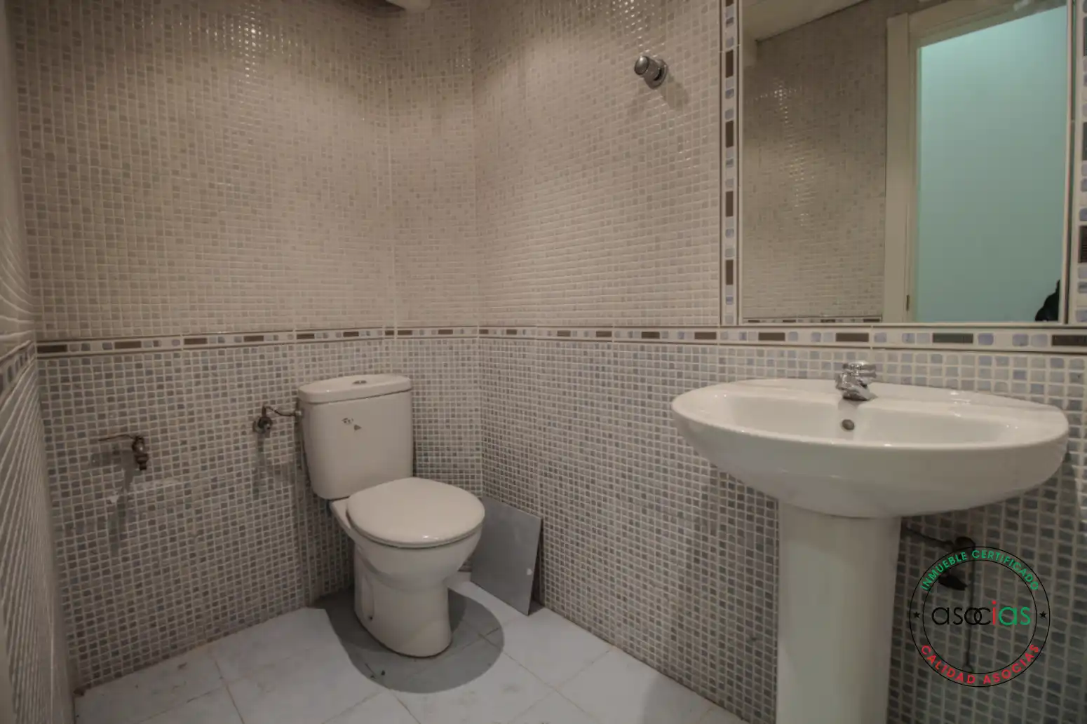 Baño de Local en venta en Gijón 