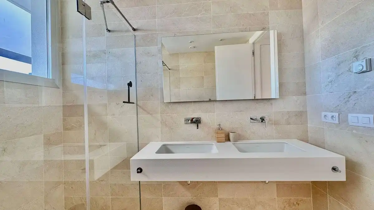 Bathroom of Detached homes for rent in Marbella  with Air Conditioner, Heating and Terrace