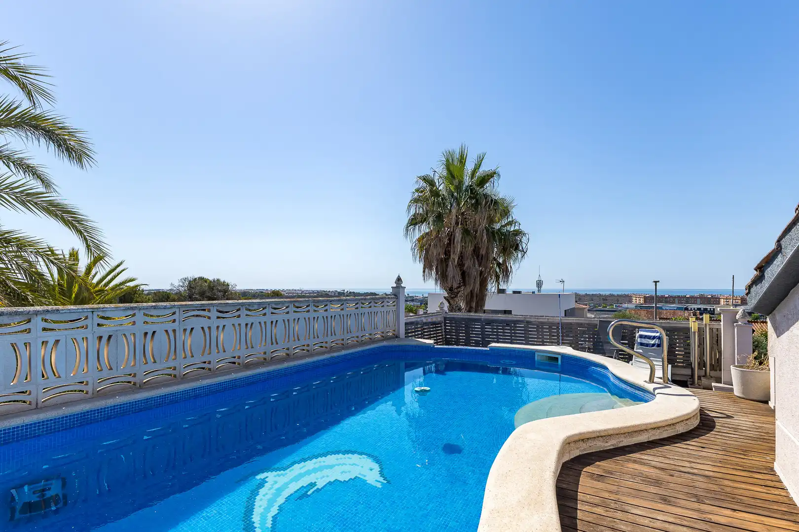 Piscina de Casa o chalet en venta en Cubelles con Aire acondicionado, Calefacción y Jardín privado