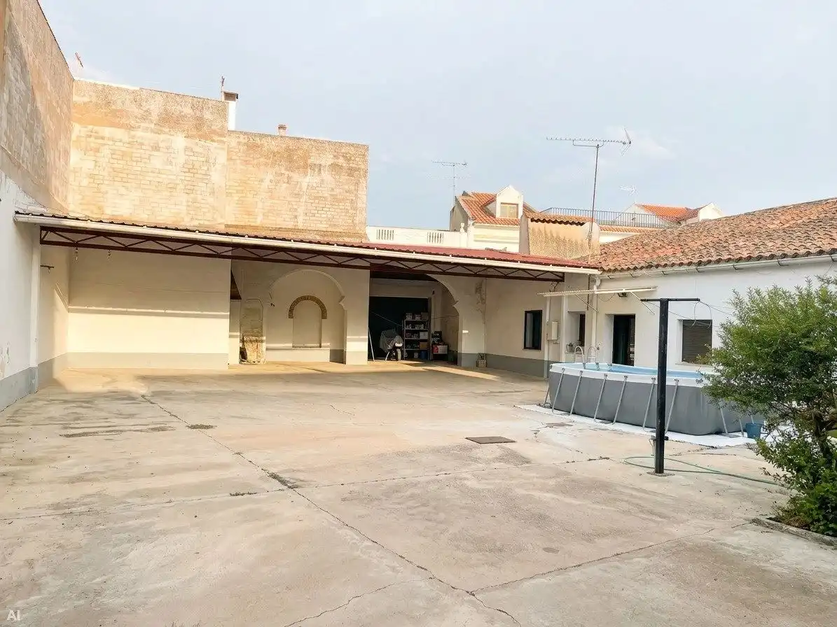 Außenansicht von Gebäude zum Verkauf in Arroyo de San Serván, Badajoz