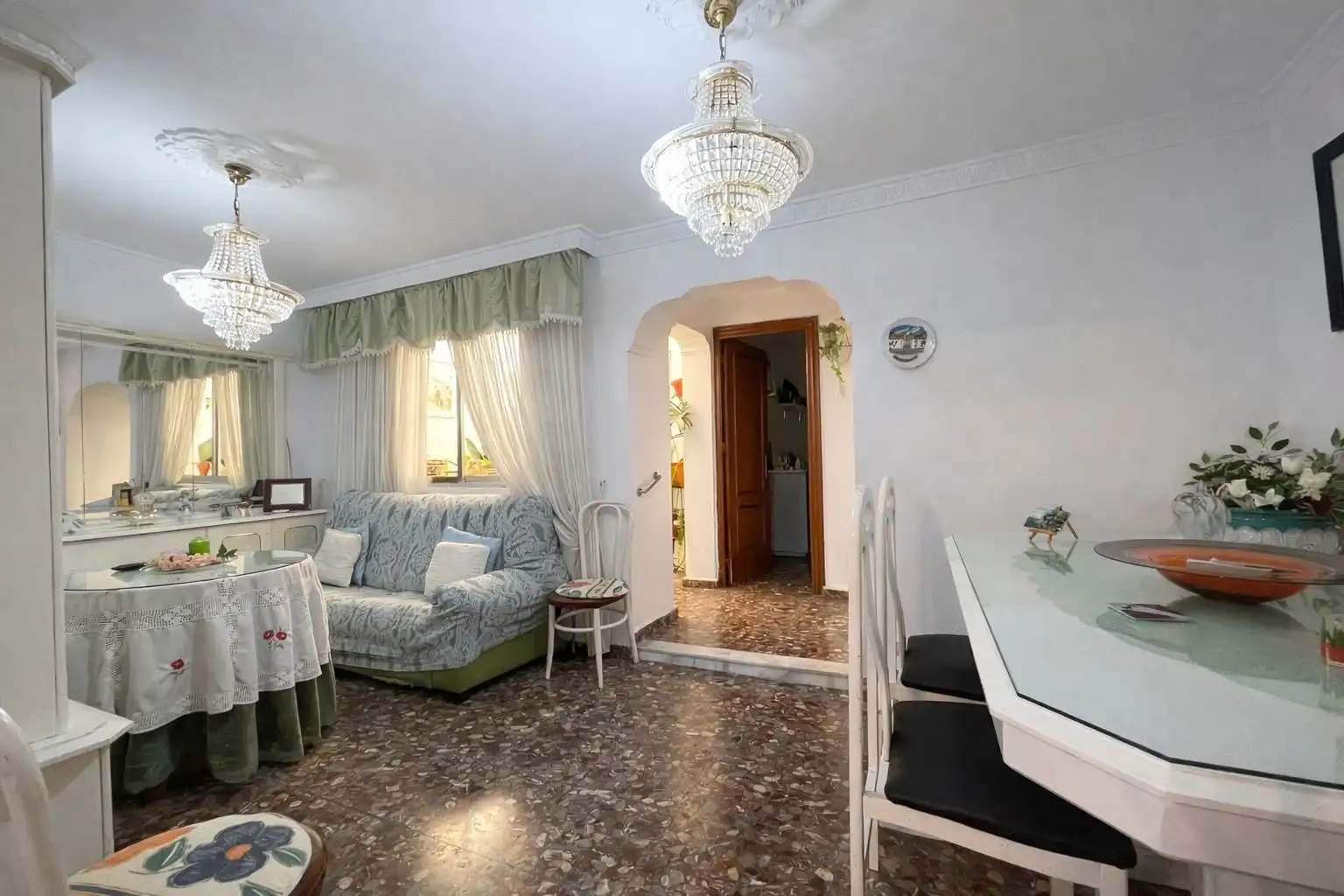 Sala d'estar de Casa o xalet en venda en Canillas de Aceituno amb Terrassa i Moblat
