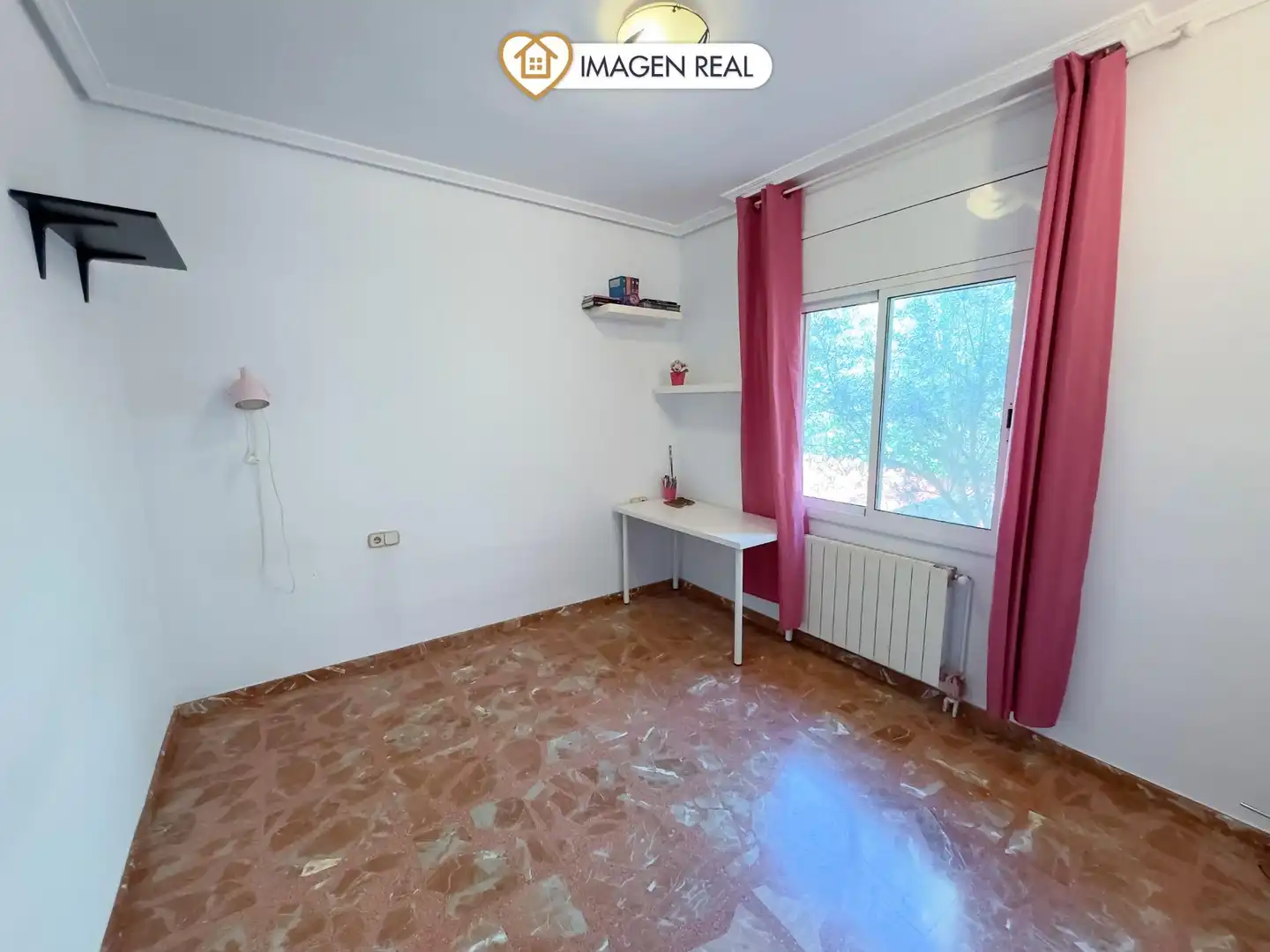 Dormitori de Casa o xalet en venda en Vallirana amb Calefacció, Jardí privat i Terrassa