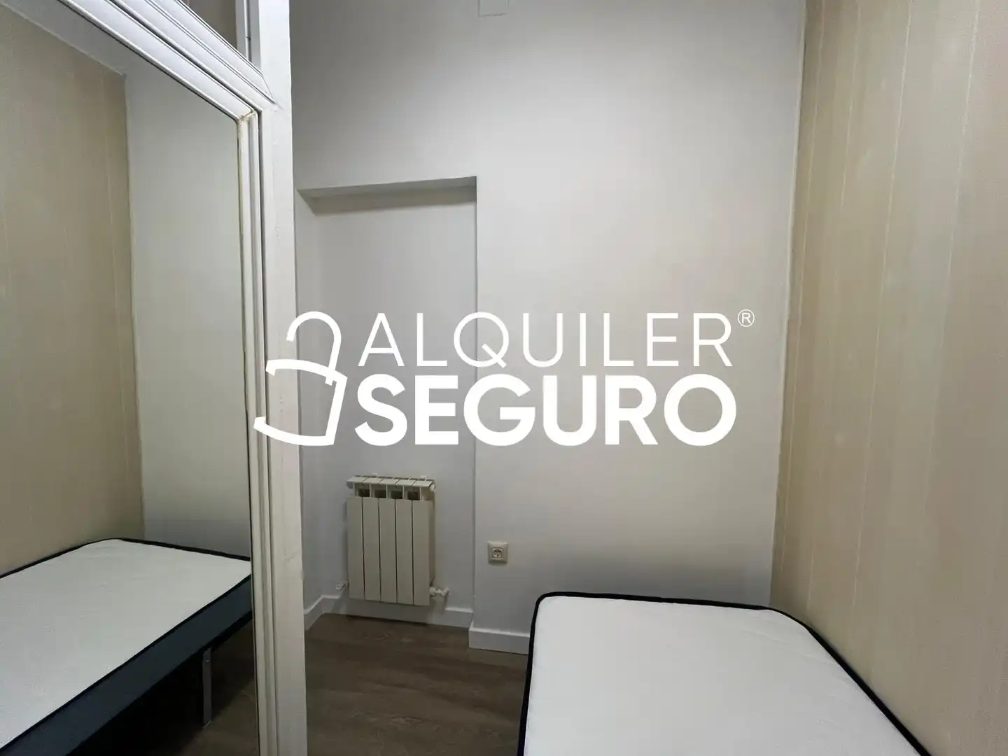 Bedroom of Flat for rent in Madrid  with Heating and Furnished