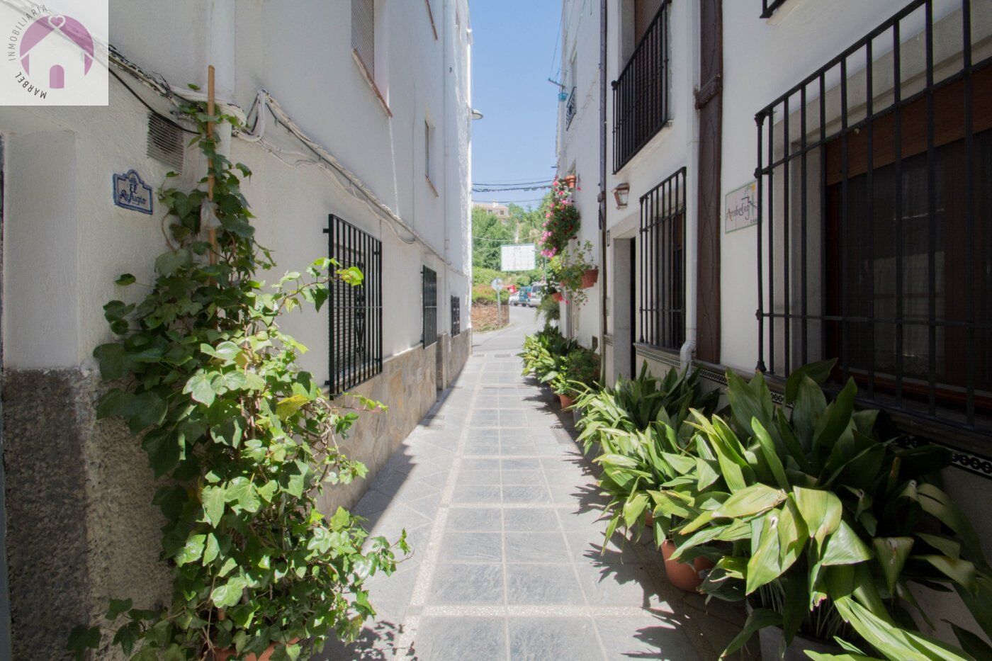 Vista exterior de Casa o xalet en venda en Güéjar Sierra amb Aire condicionat i Calefacció