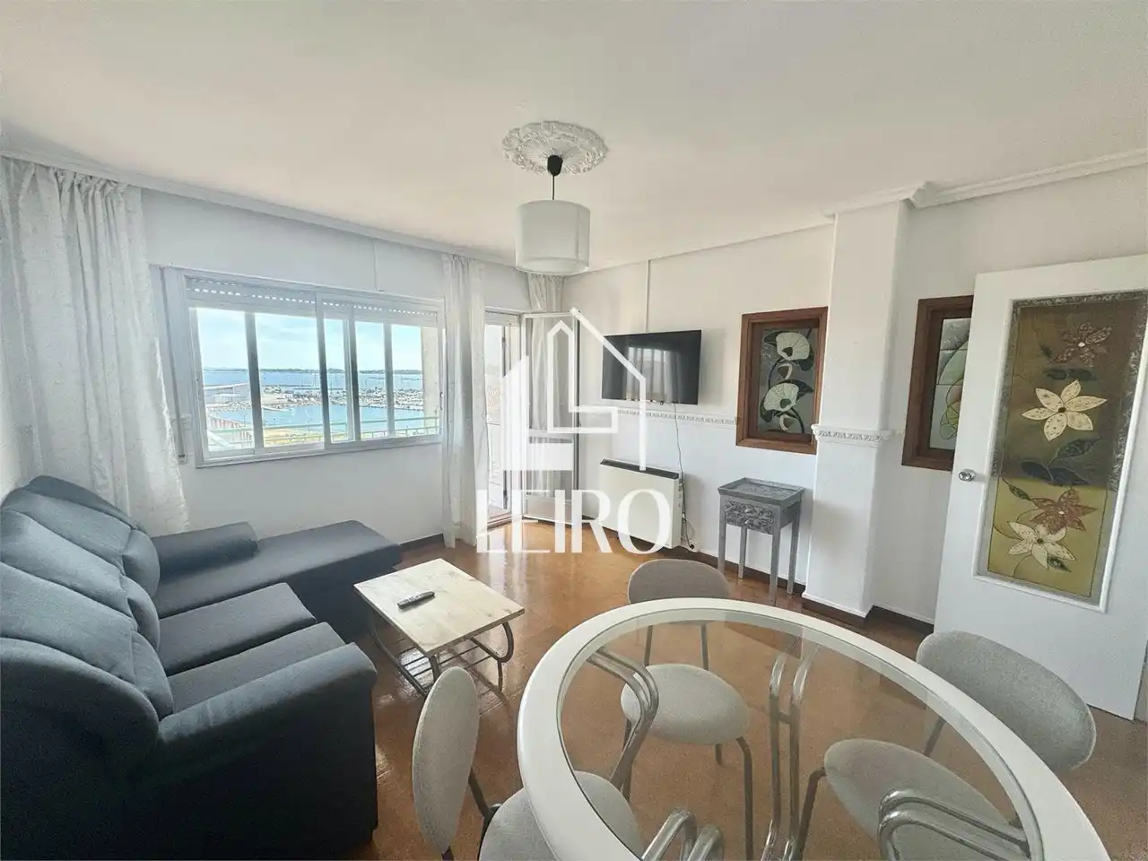 Sala d'estar de Apartament en venda en Vilanova de Arousa amb Calefacció i Moblat