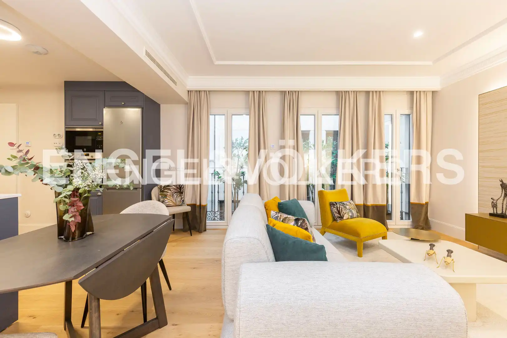 Sala d'estar de Àtic en venda en Madrid amb Aire condicionat, Calefacció i Parquet