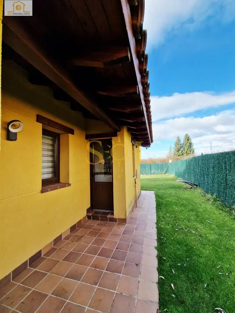 Jardín de Casa o chalet en venta en Villaquilambre con Calefacción, Jardín privado y Parquet
