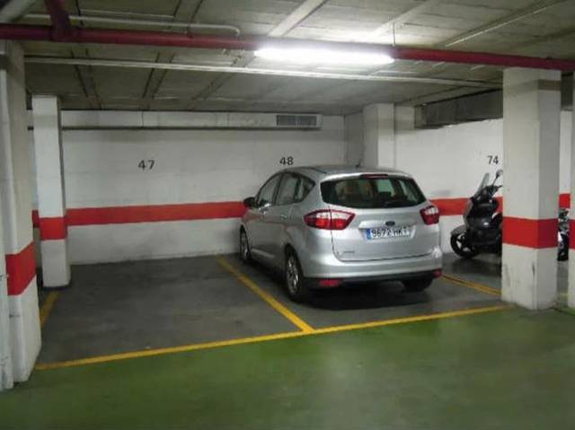 Garaje en Venta en Calle Vermondo Resta, 2 en La Buhaira