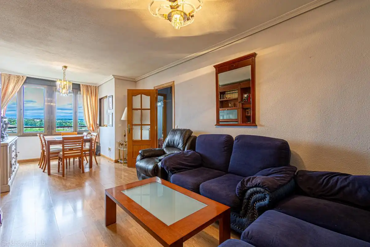 Sala de estar de Piso en venta en Guadalajara con Calefacción y Amueblado
