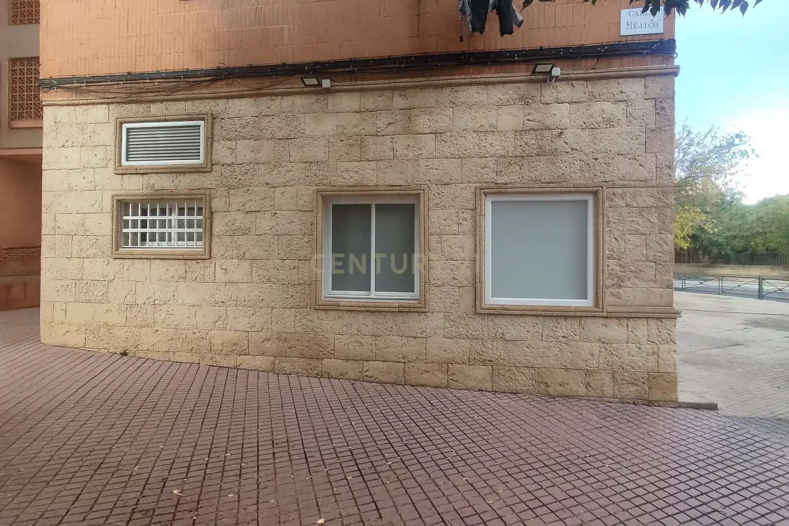 Vista exterior de Local en venta en Cáceres con Aire acondicionado